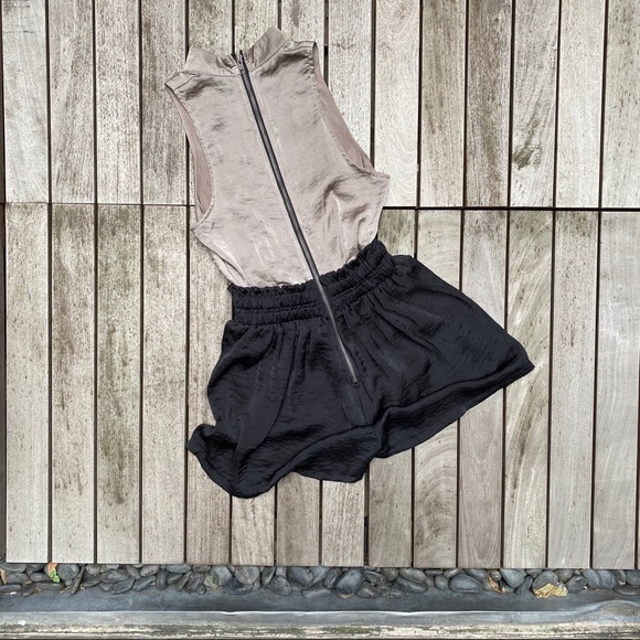 DECKER Tan & Black Halter Style Full Zip Up Romper - Picture 3 of 5